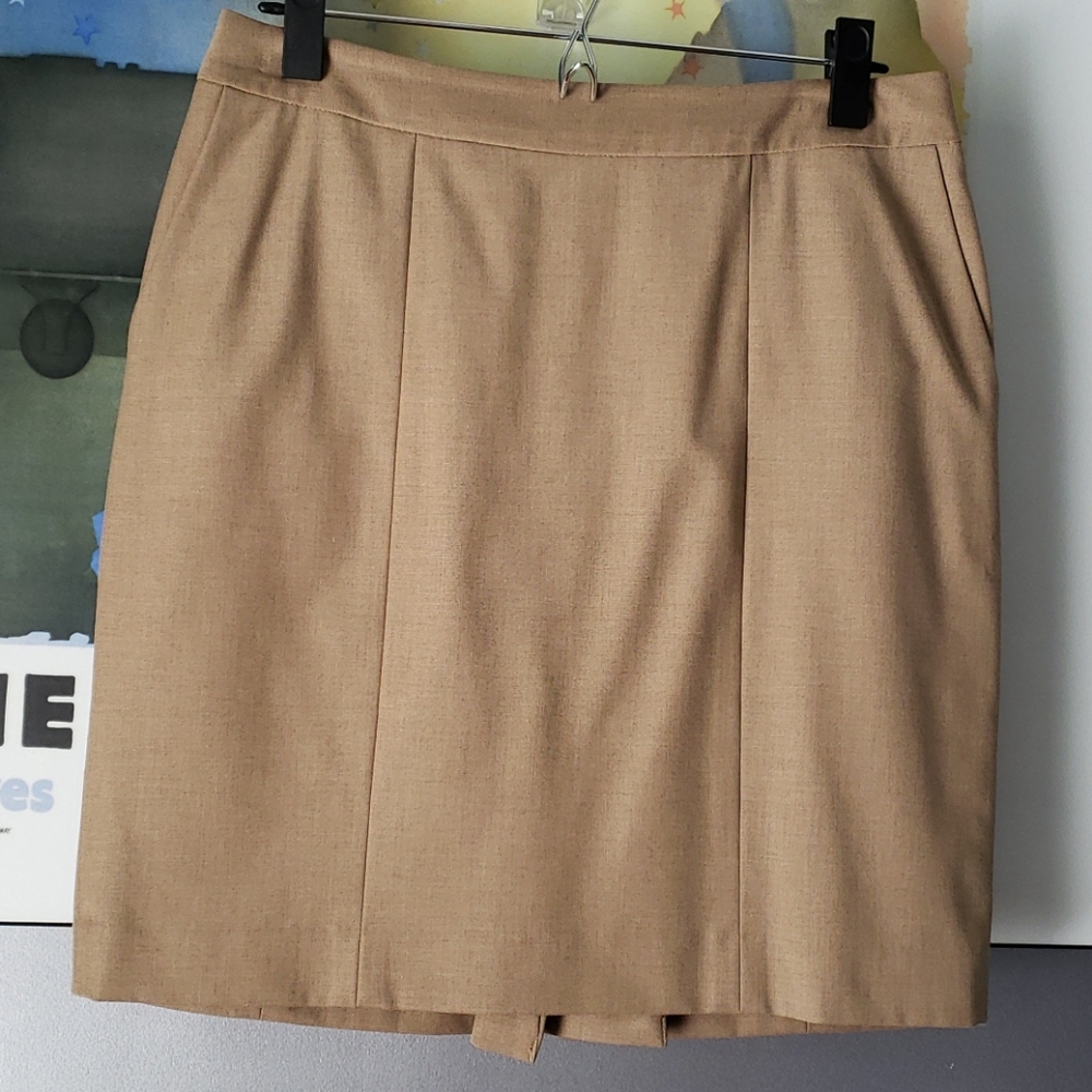 🐱Loft Tan Skirt🐱